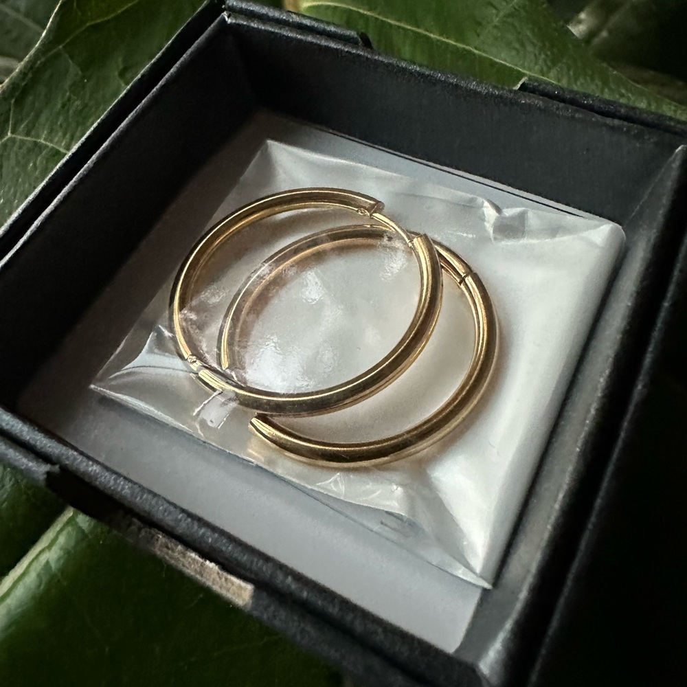 Gold-tone hinged hoop earrings medium size